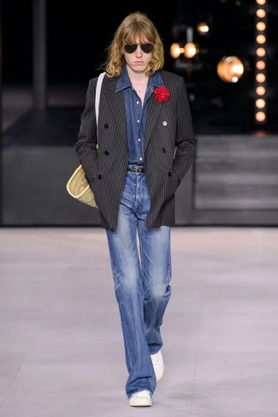Look 3